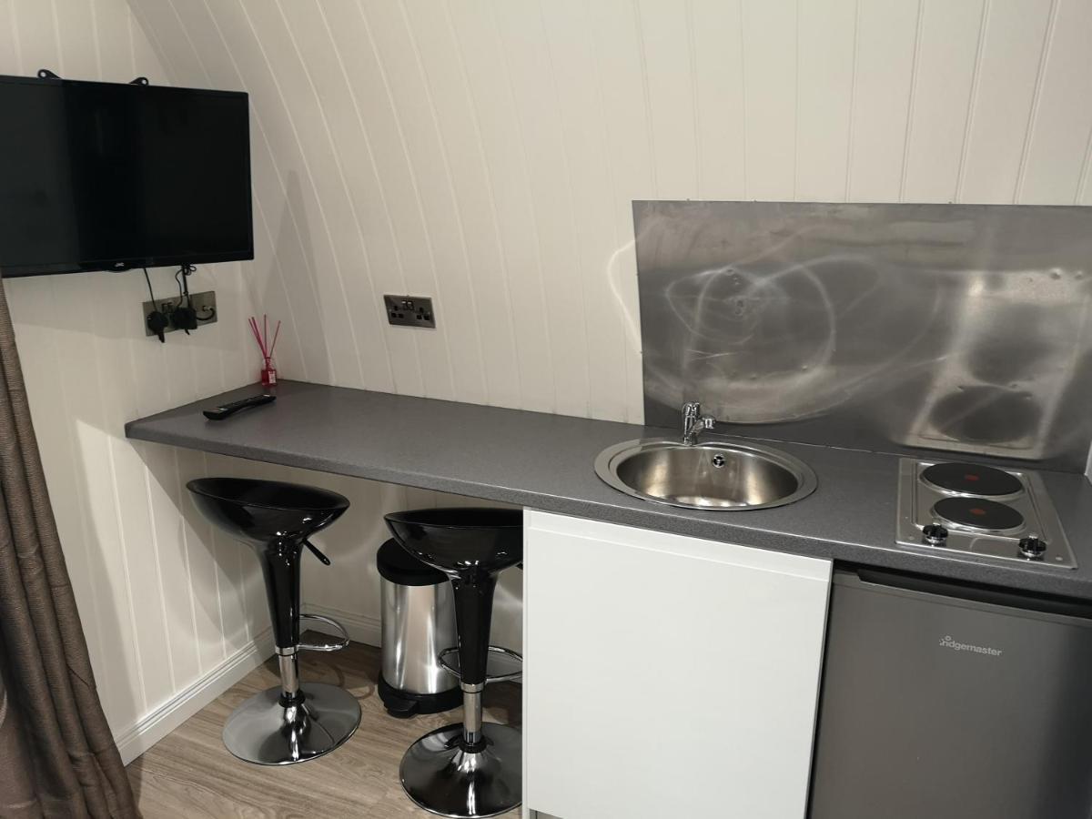 The Pod-Hot Tub-Woodland Lodges-St Clears-Кармартън Екстериор снимка