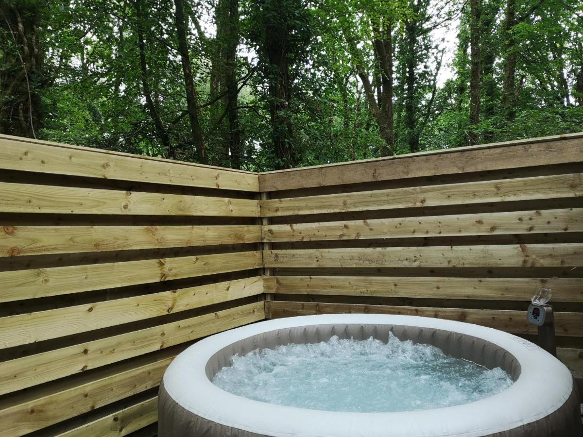 The Pod-Hot Tub-Woodland Lodges-St Clears-Кармартън Екстериор снимка